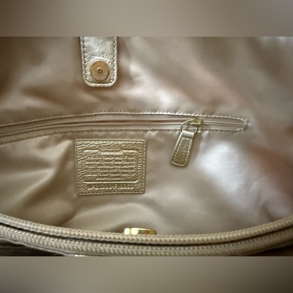 Coach Penelope Signature Cream/Gold Tote‎ Bag - Picture 8 of 10